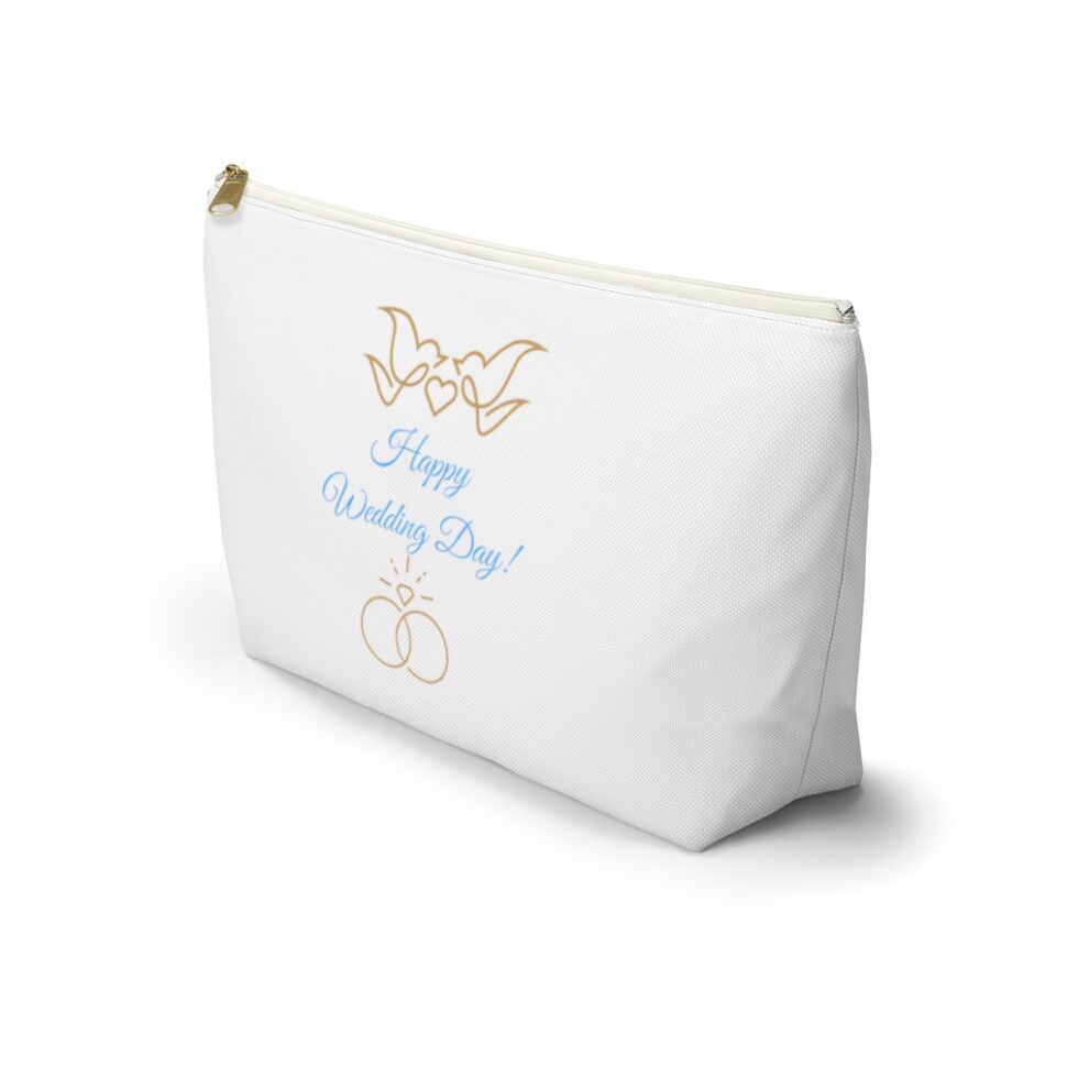 A white bag with blue writing and two birds.